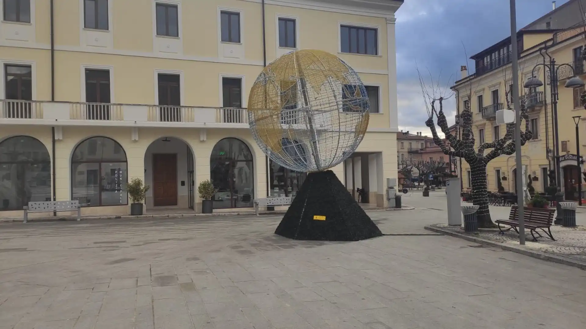 Castel Di Sangro: si accendono le luci della magia natalizia. Giovedì 8 dicembre in Piazza Plebiscito inaugurazione del villaggio di Babbo Natale.